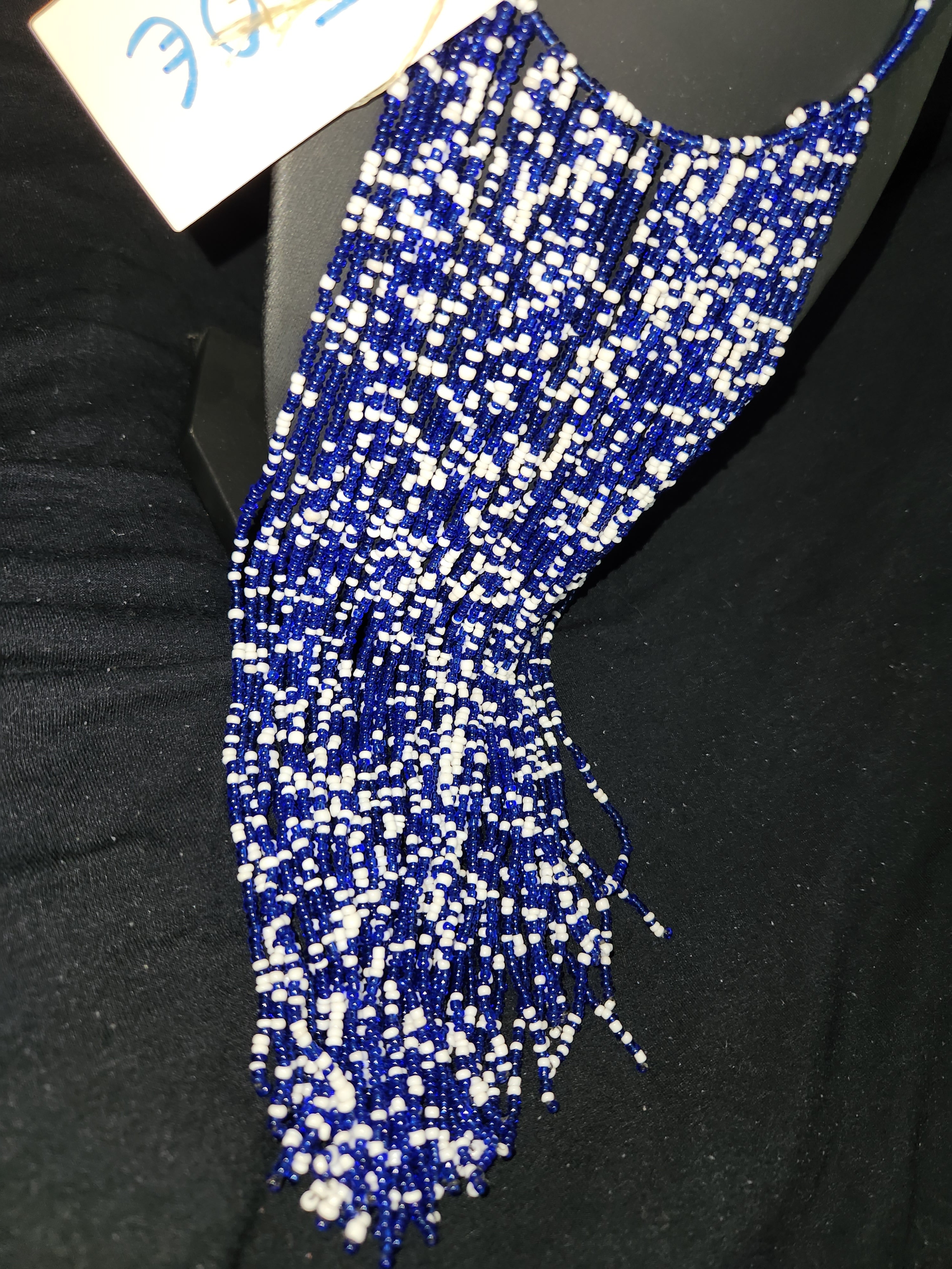 Collier Perlé Bleu / Elégance et Artisanale