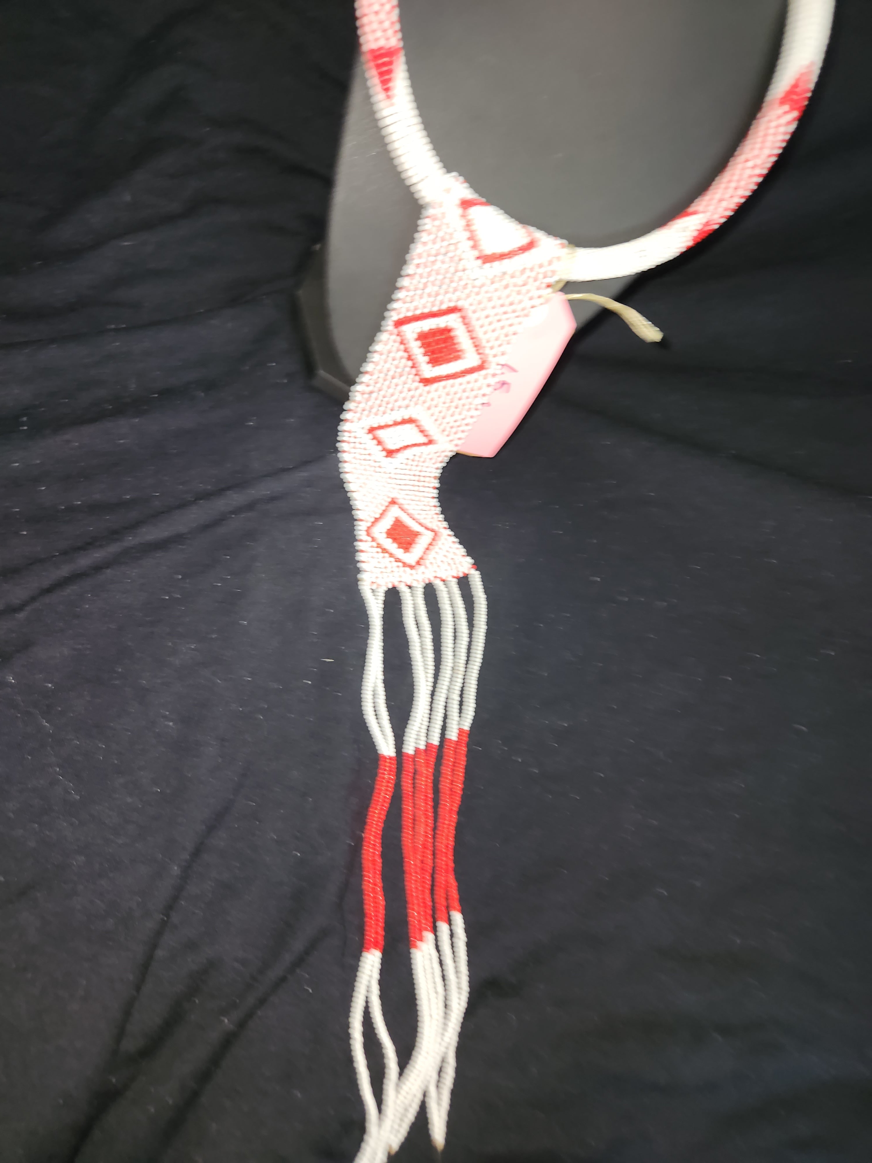 Collier Africain Blanc et Rouge - Elégance Minimaliste