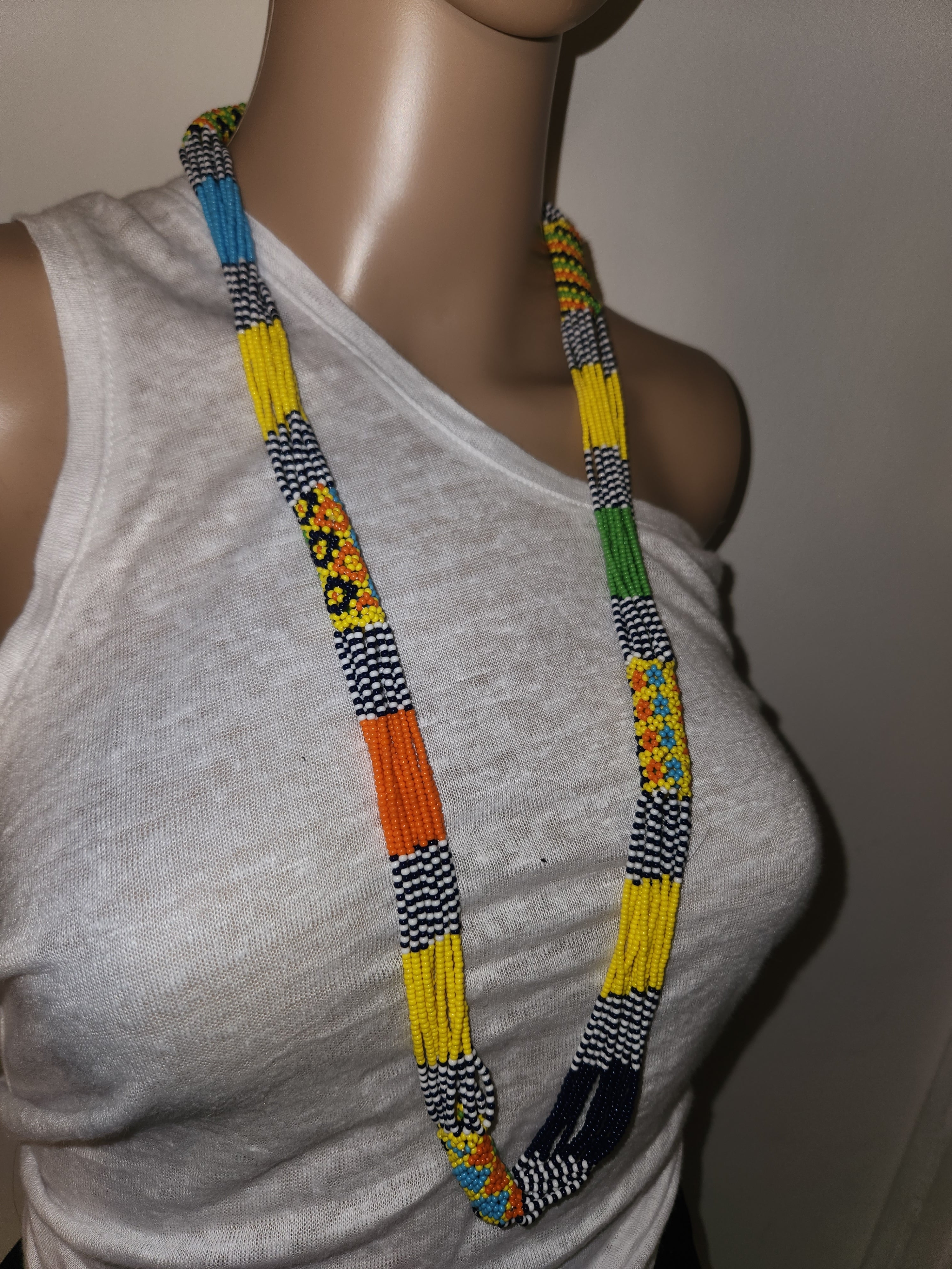 Collier Massai multicolore - Elégance ethnique intemporelle