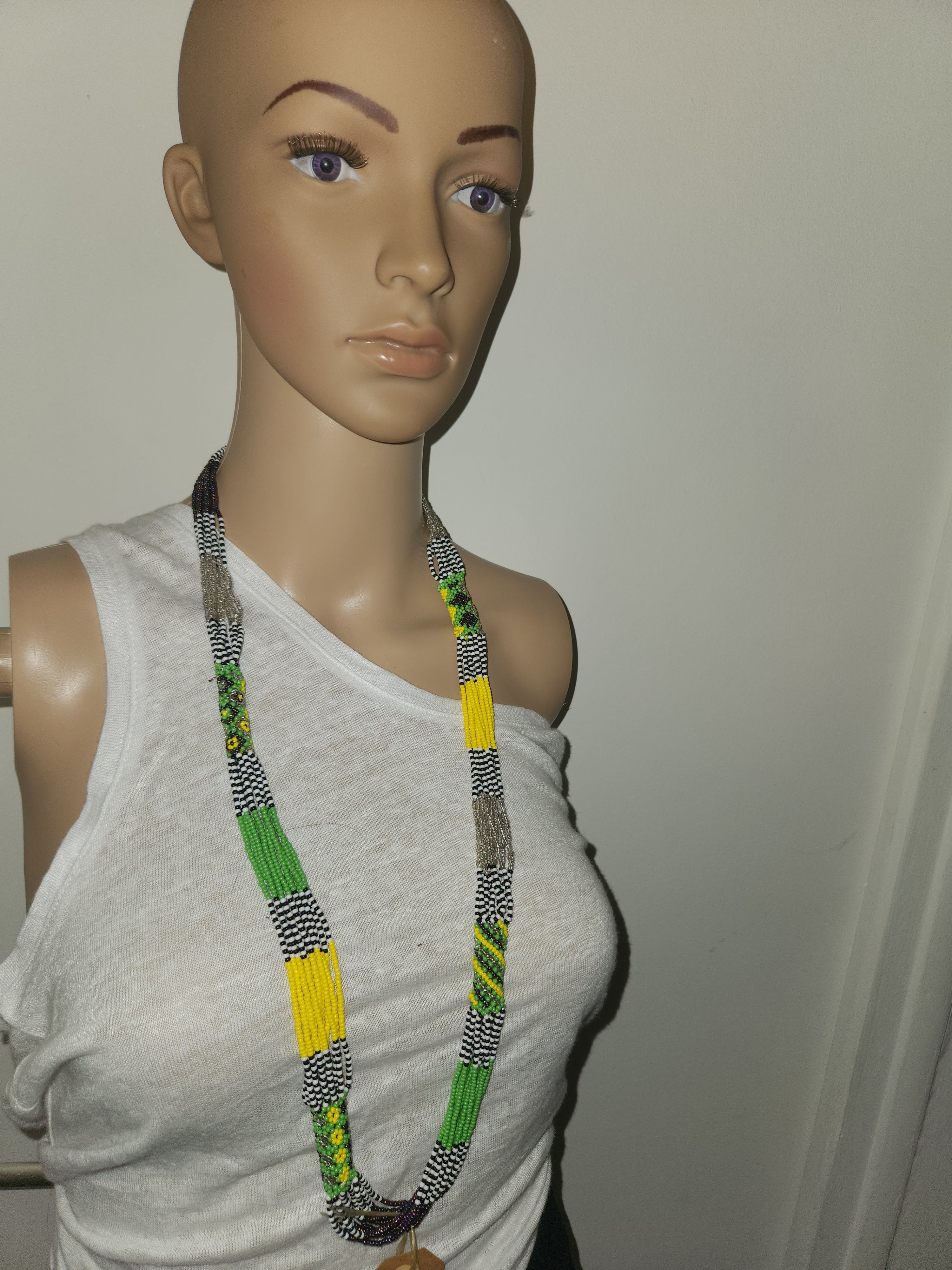 Collier Massaï multicolore - Elégance ethnique intemporelle