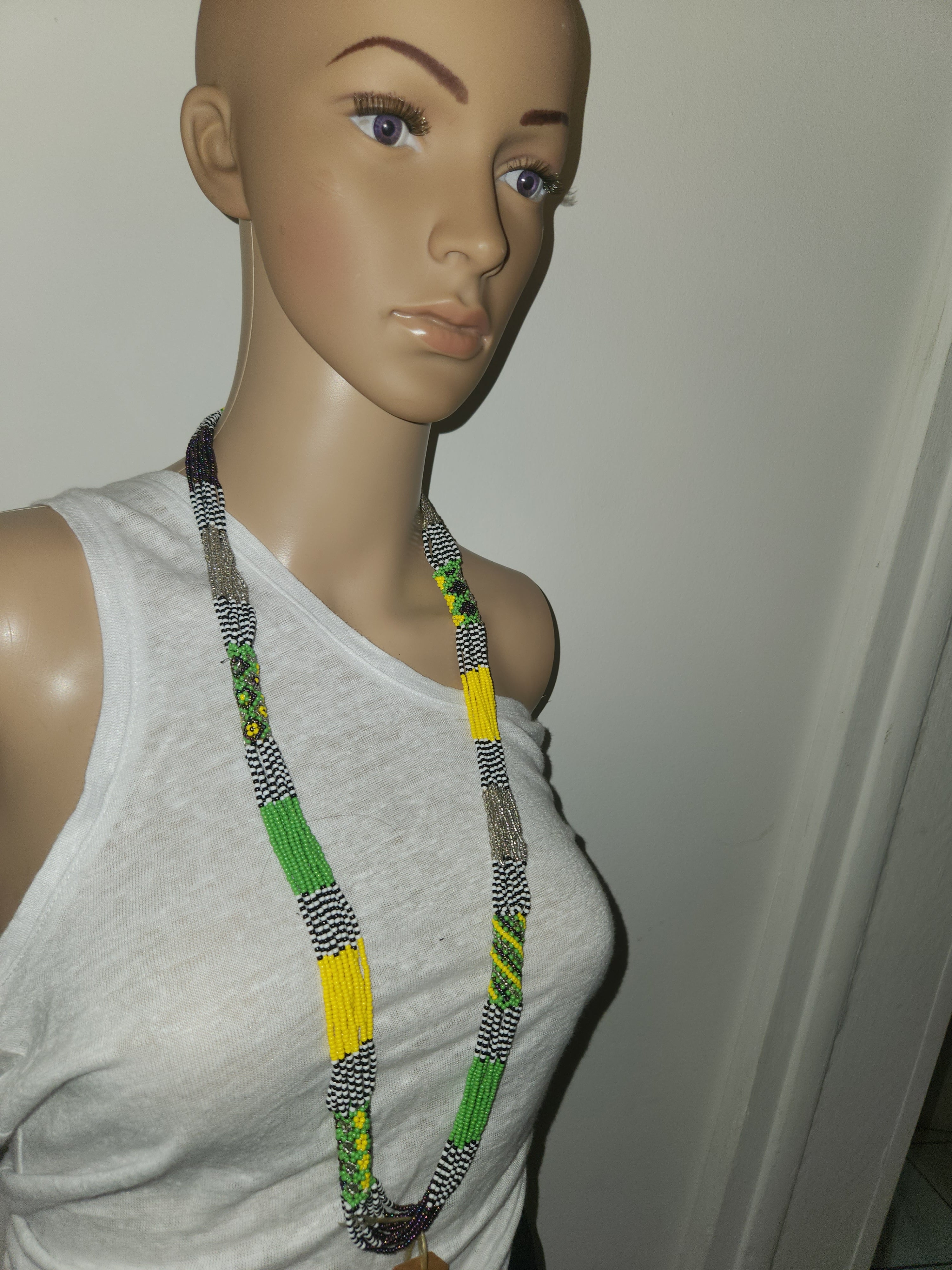 Collier Massaï multicolore - Elégance ethnique intemporelle