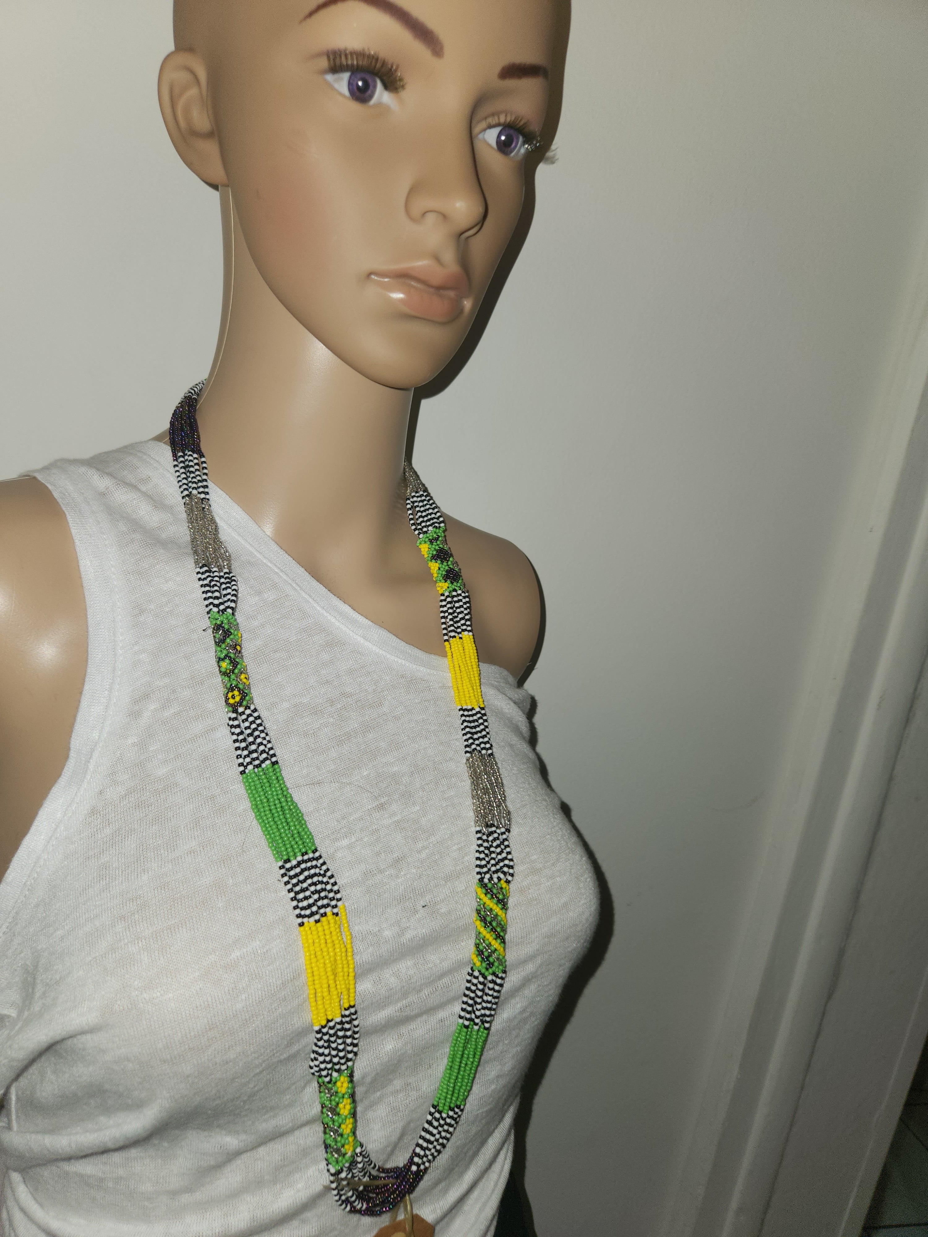 Collier Massaï multicolore - Elégance ethnique intemporelle