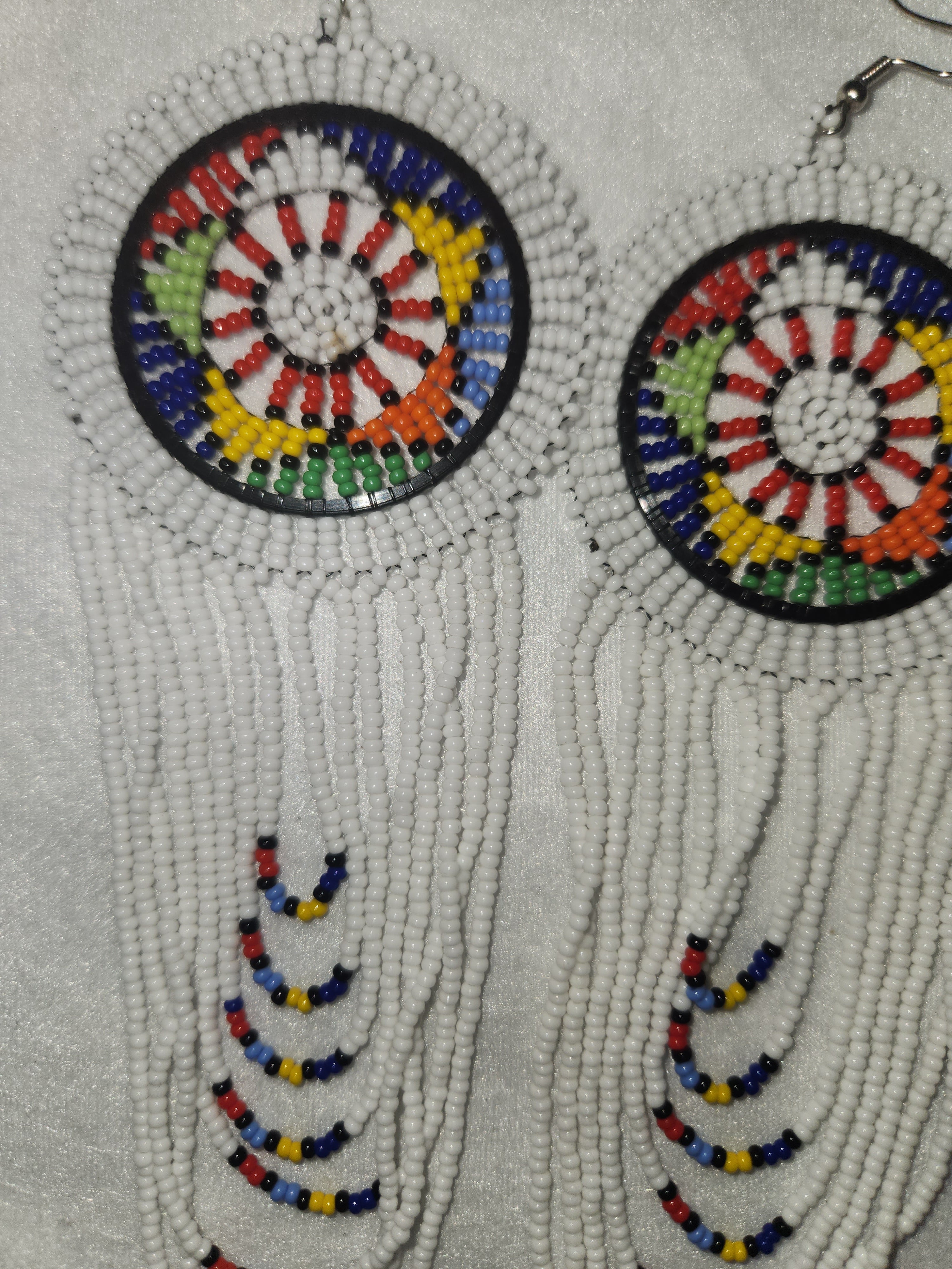 Boucles d'oreilles africaines blanches - Inspiration Afrique du Sud