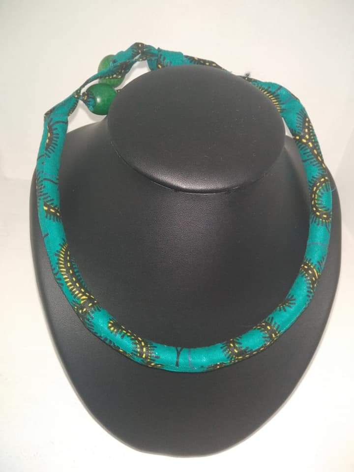 Le collier ethnique en wax