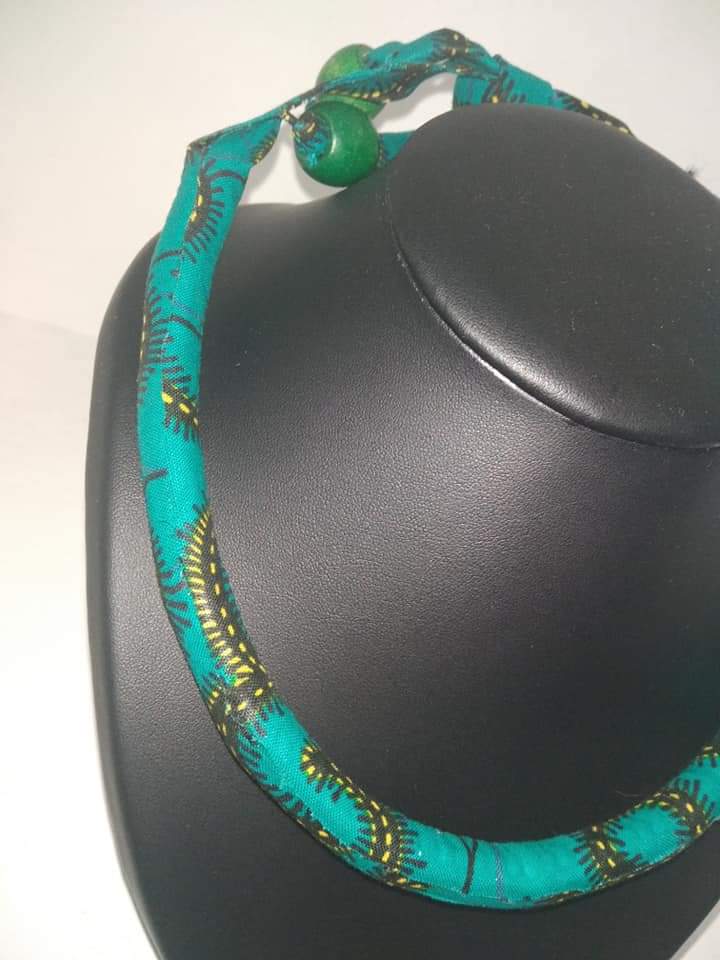 Le collier ethnique en wax