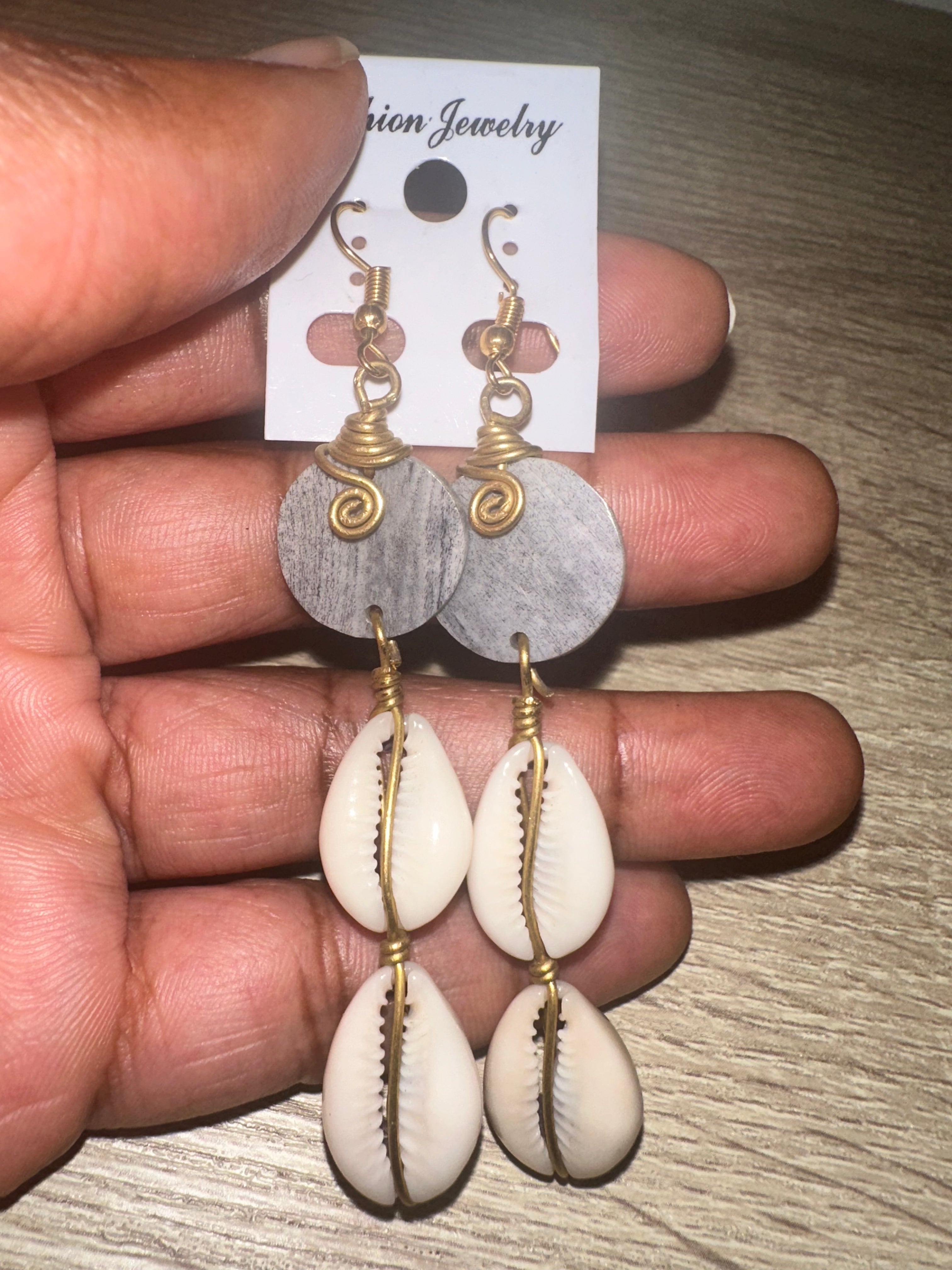 Boucles d'oreilles ethniques chic - Cauris