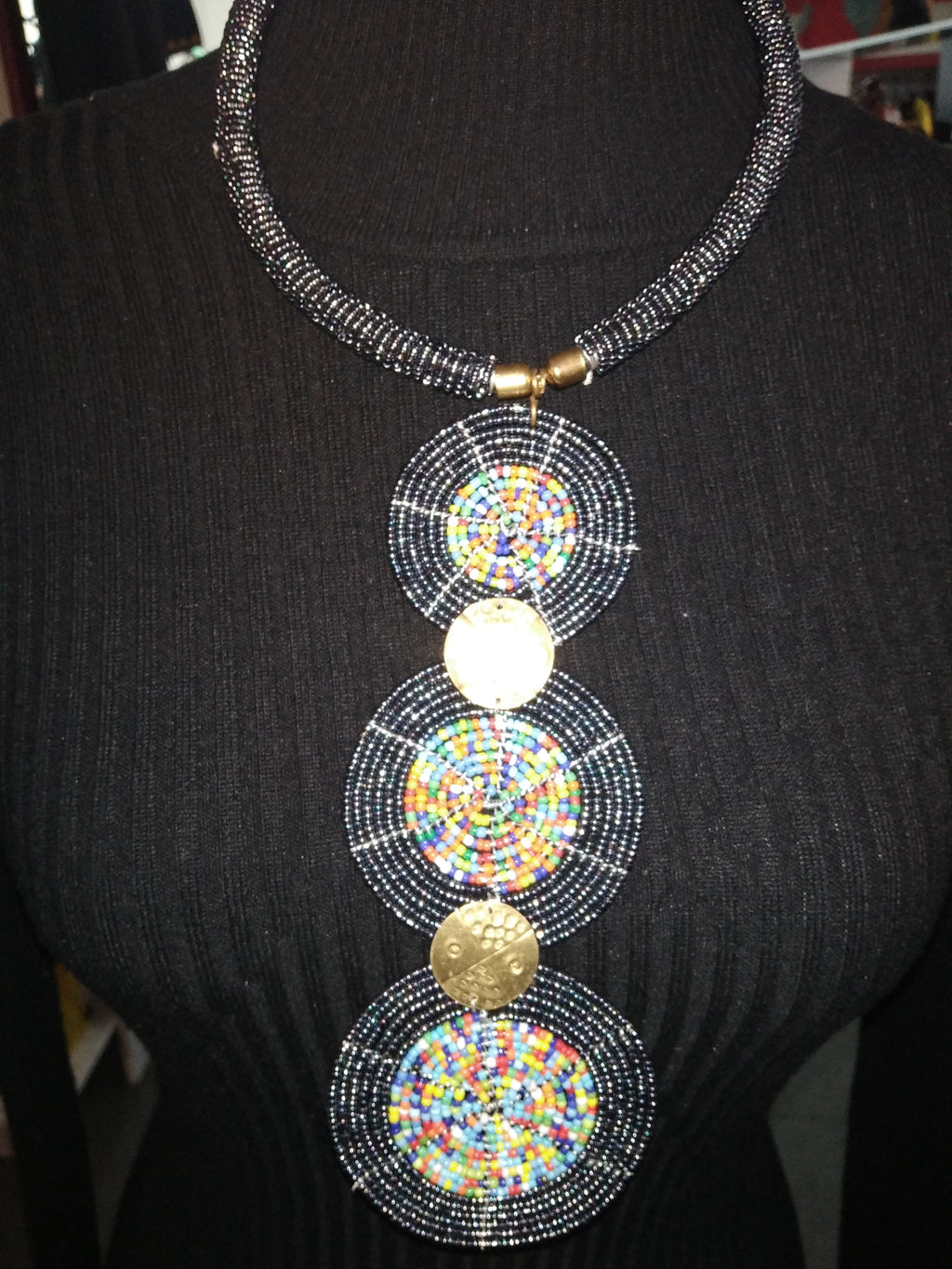 Collier gris anthracite chic