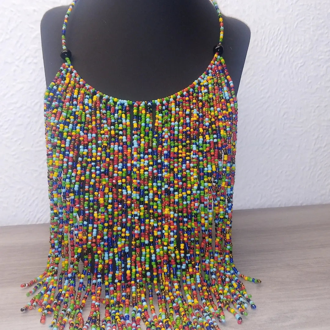 Collier ethnique en perles multicolores