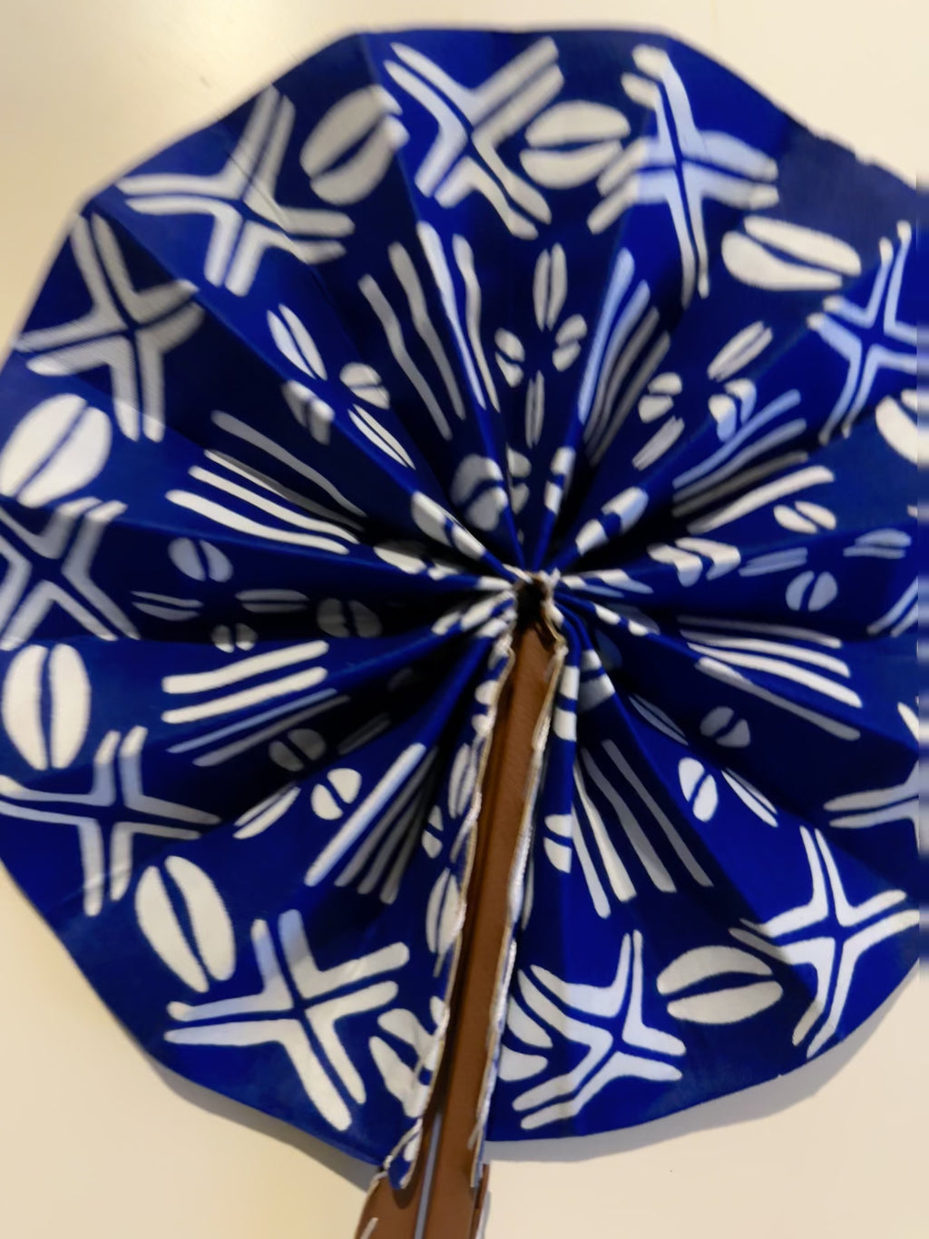 Eventail Africain - Bleu/ Blanc