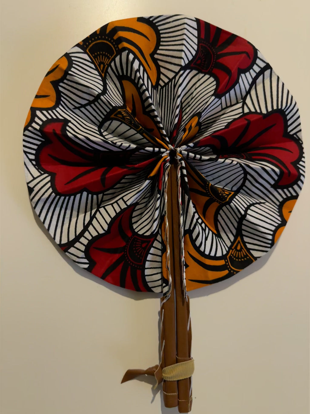 Eventail Africain - Rouge et Orange ( Fleurs de mariage)