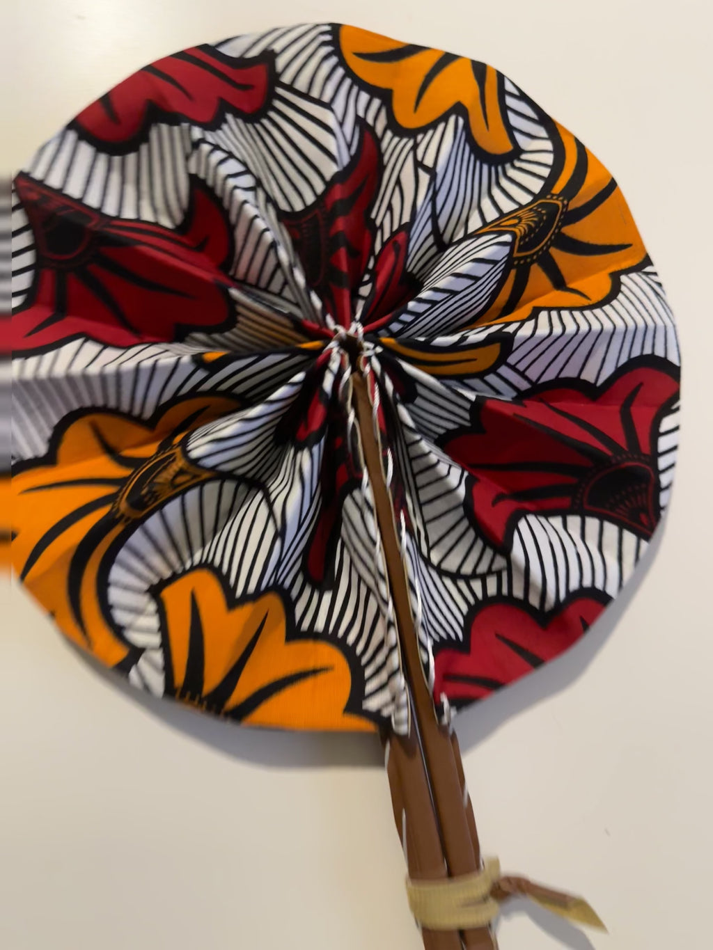 Eventail Africain - Rouge et Orange ( Fleurs de mariage)